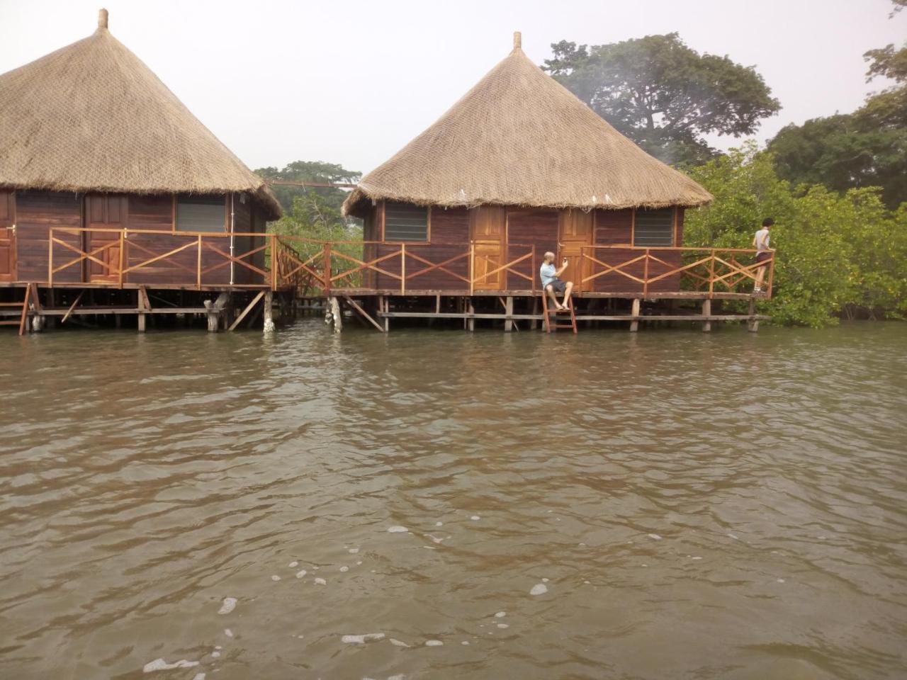 Bintang Bolong Lodge ภายนอก รูปภาพ
